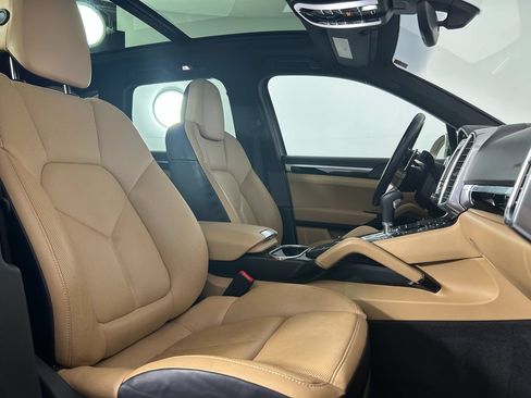 Used 2016 Porsche Cayenne AWD/4WD image 23
