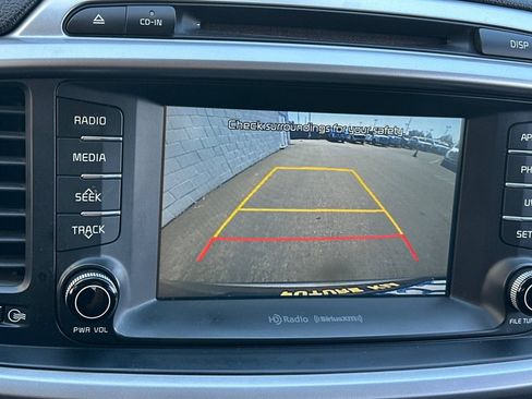 Used 2017 Kia Sorento FWD w/ LX Convenience Package image 22