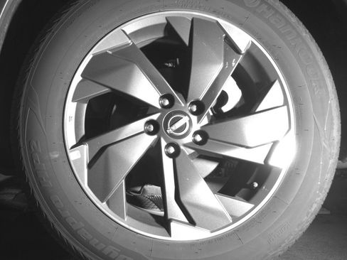 Used 2025 Nissan Rogue SV image 14