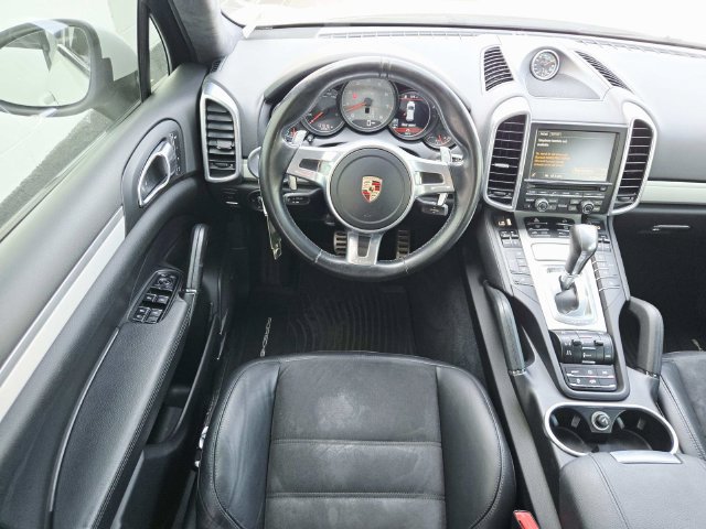 Used 2014 Porsche Cayenne GTS AWD/4WD image 8