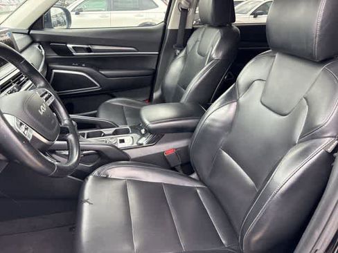 Used 2022 Kia Telluride LX AWD/4WD image 11