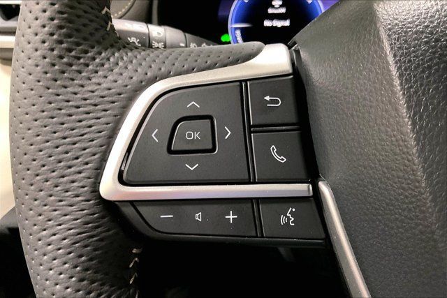 Used 2026 Toyota Sienna Limited AWD/4WD image 19