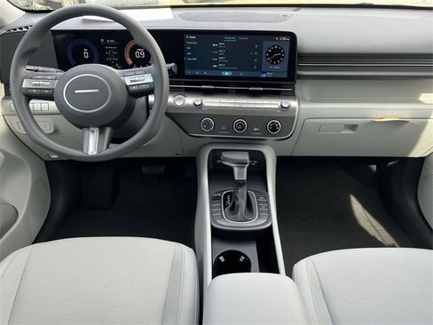 New 2026 Hyundai Kona SE image 2