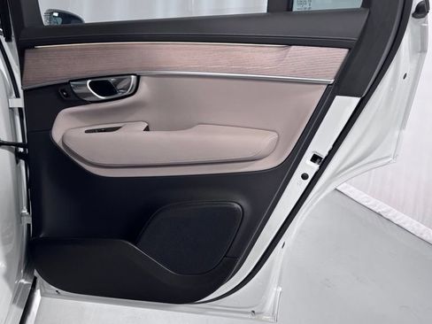 Certified 2026 Volvo XC90 B6 Plus AWD/4WD image 27