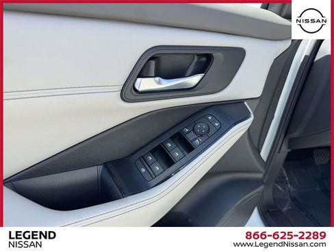 Used 2022 Nissan Rogue SV w/ SV Premium Package image 14