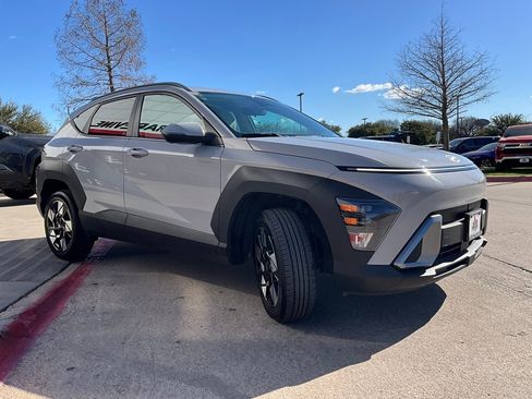 Used 2025 Hyundai Kona SEL image 5