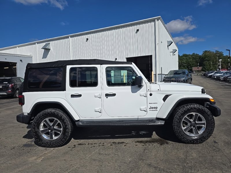 Used 2018 Jeep Wrangler Unlimited Sahara AWD/4WD image 9