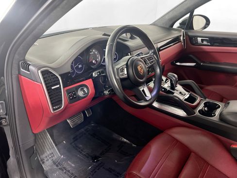 Used 2020 Porsche Cayenne Turbo AWD/4WD image 9