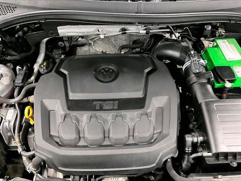 Used 2021 Volkswagen Tiguan SE AWD/4WD image 32