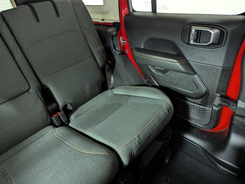 Used 2025 Jeep Wrangler Sahara w/ Safety Group AWD/4WD image 14