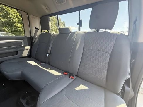 Used 2020 RAM 1500 Classic SLT AWD/4WD image 9