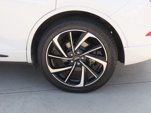 Used 2023 Lincoln Corsair Grand Touring w/ Equipment Group 301A AWD/4WD image 16