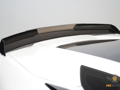 Used 2015 Chevrolet Corvette Z06 w/ 3LZ Preferred Equipment Group image 9