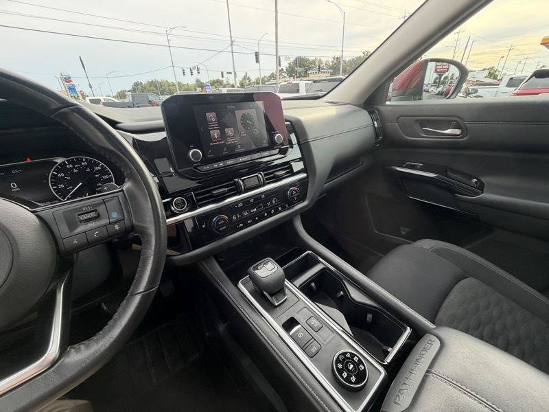 Used 2022 Nissan Pathfinder SV w/ SV Premium Package AWD/4WD image 31