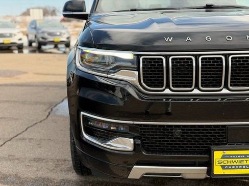 Used 2024 Jeep Wagoneer L Series II w/ Flexible Seating Group image 4