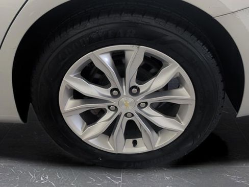 Used 2021 Chevrolet Malibu LT image 35