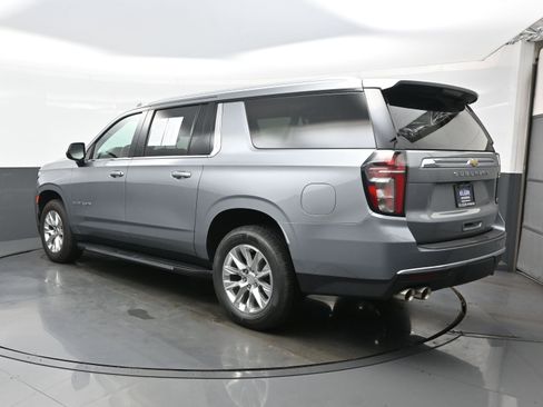 Used 2023 Chevrolet Suburban Premier AWD/4WD image 4