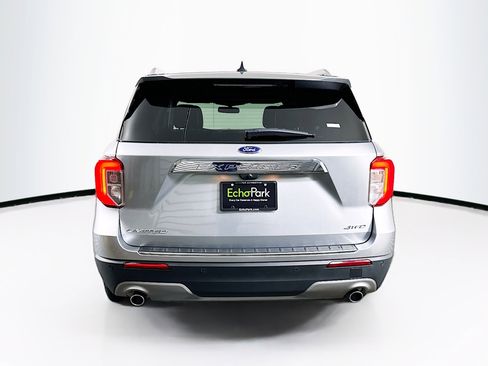 Used 2024 Ford Explorer Limited image 7