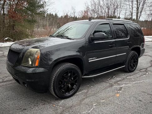 Used 2011 GMC Yukon Denali image 1