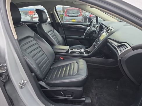 Used 2017 Ford Fusion SE w/ Equipment Group 202A image 30