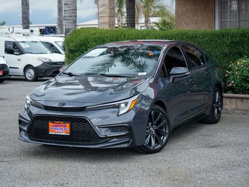 Used 2025 Toyota Corolla SE FWD image 4