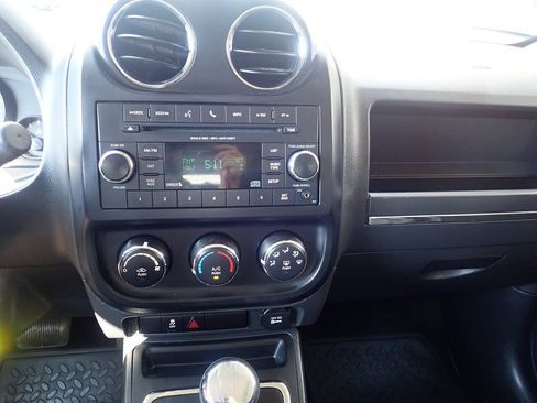 Used 2016 Jeep Patriot Sport w/ Power Value Group AWD/4WD image 5