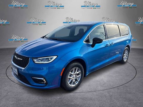 New 2026 Chrysler Pacifica Select image 7