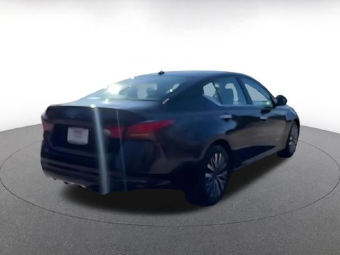 Used 2025 Nissan Altima 2.5 SV image 12