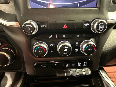 Used 2021 RAM 1500 Big Horn AWD/4WD image 19