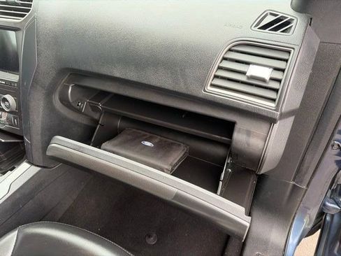 Used 2019 Ford Explorer XLT w/ Equipment Group 202A FWD image 45