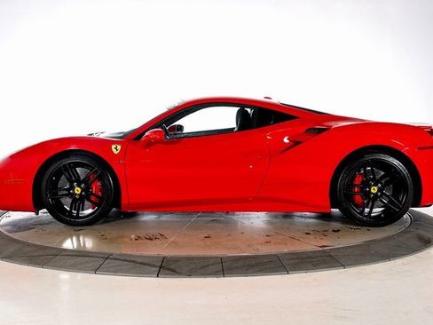 Used 2017 Ferrari 488 GTB image 3
