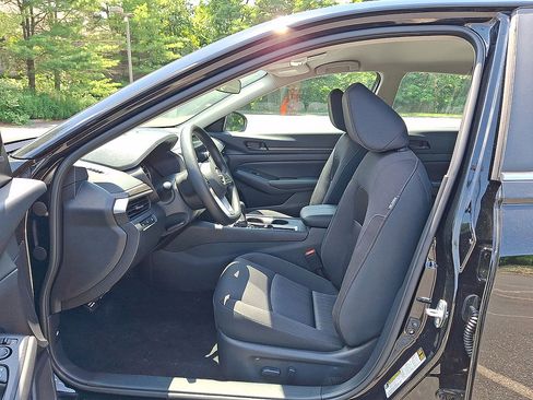Used 2026 Nissan Altima 2.5 SV FWD image 14