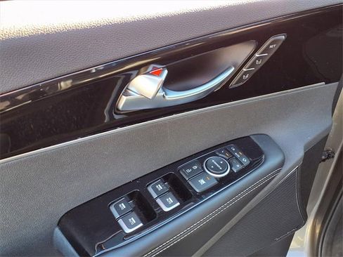 Used 2019 Kia Sorento SX image 14