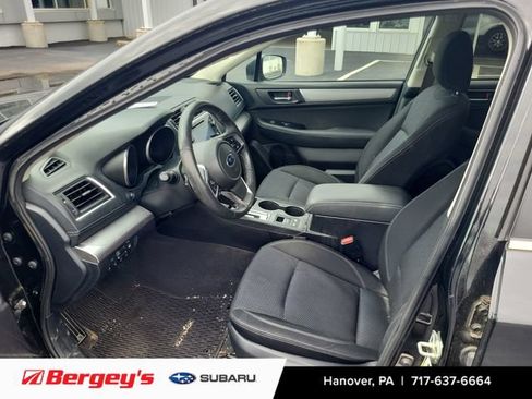 Used 2019 Subaru Outback 2.5i Premium w/ Popular Package #2 AWD/4WD image 9