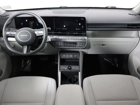 Used 2024 Hyundai Kona SE FWD image 13