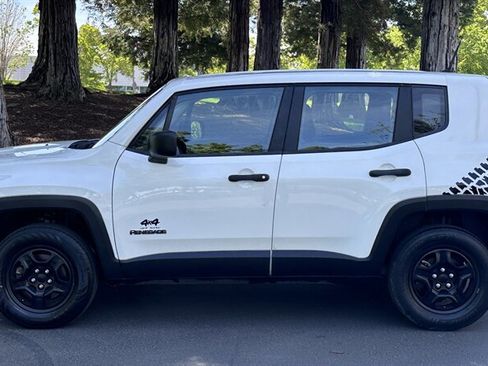 Used 2017 Jeep Renegade Sport w/ Power & Air Group image 4