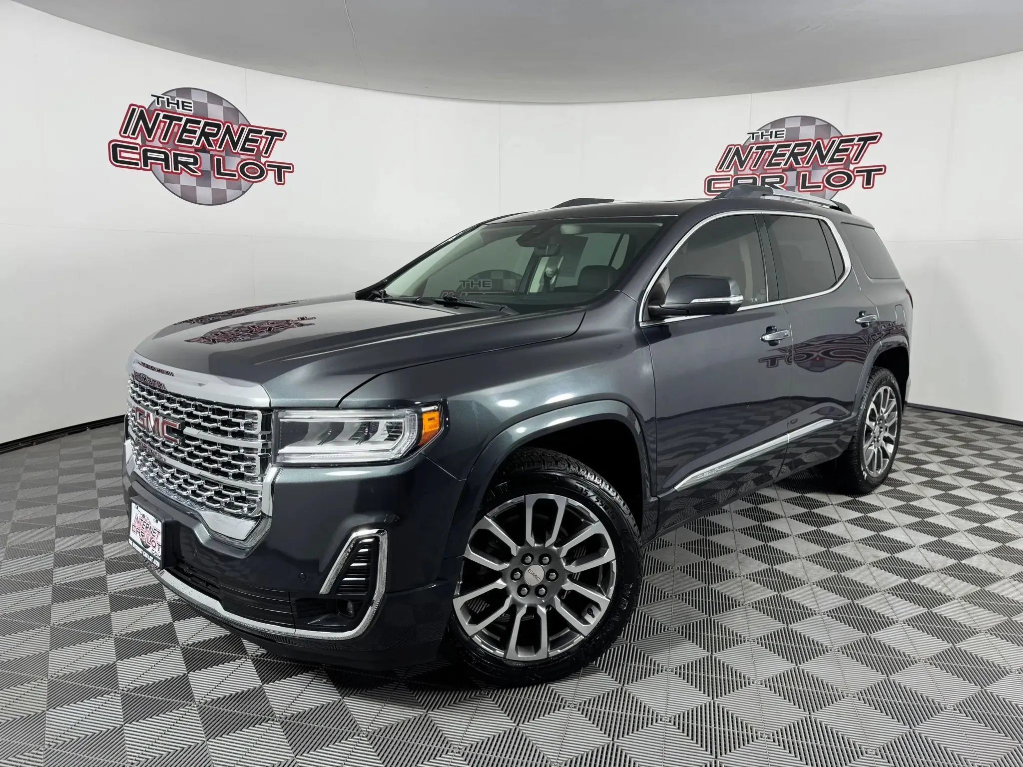 Used 2021 GMC Acadia Denali w/ Denali Ultimate Package AWD/4WD image 1