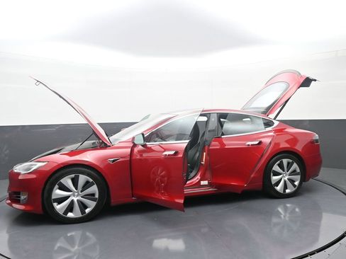 Used 2021 Tesla Model S Performance AWD/4WD image 40