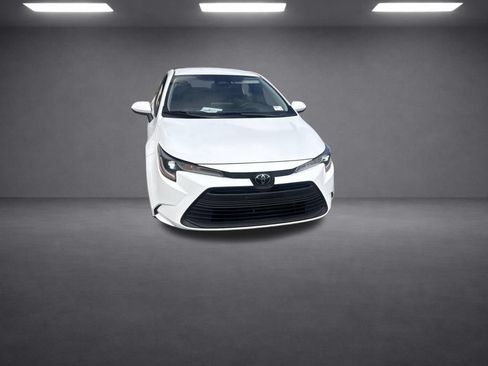 Used 2024 Toyota Corolla LE FWD image 8