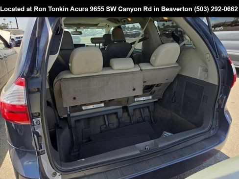 Used 2017 Toyota Sienna XLE FWD image 11