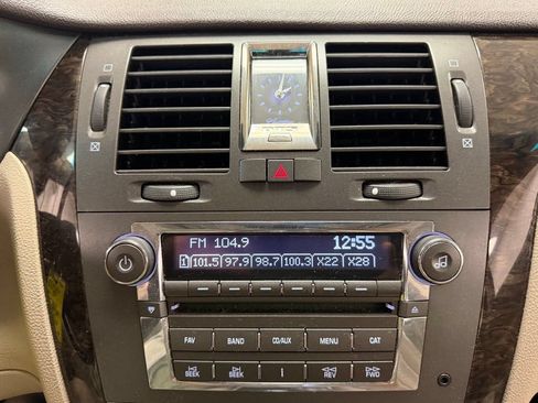 Used 2011 Cadillac DTS Luxury FWD image 25