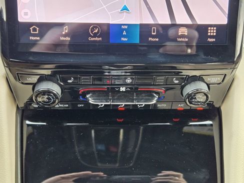 Used 2025 Jeep Grand Cherokee Limited image 18