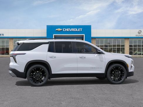 New 2027 Chevrolet Traverse LT w/ Driver Confidence Package FWD image 5