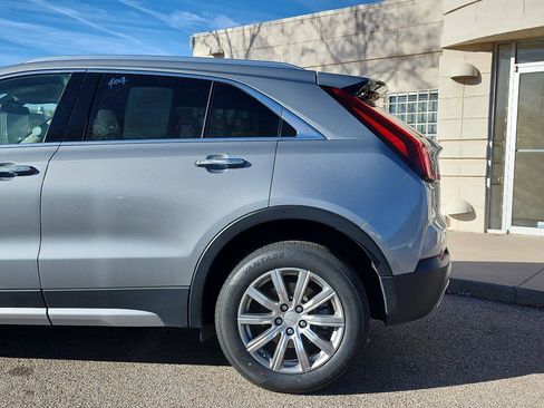 Used 2023 Cadillac XT4 Premium Luxury image 9