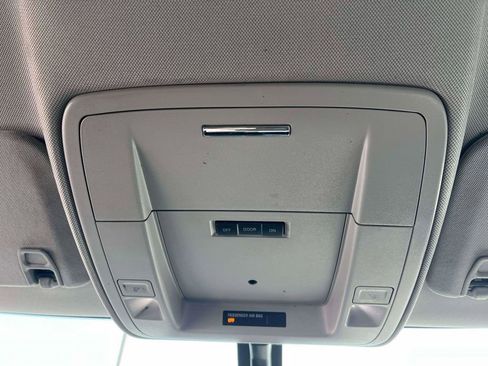 Used 2018 Chevrolet Silverado 1500 Custom w/ Custom Convenience Package image 19