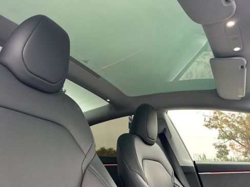 Used 2025 Tesla Model 3 image 16