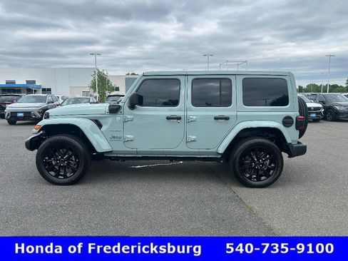 Used 2024 Jeep Wrangler Unlimited Sahara AWD/4WD image 3