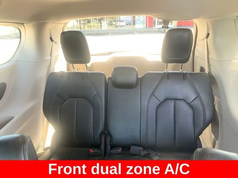 Used 2023 Chrysler Pacifica Touring-L FWD image 14