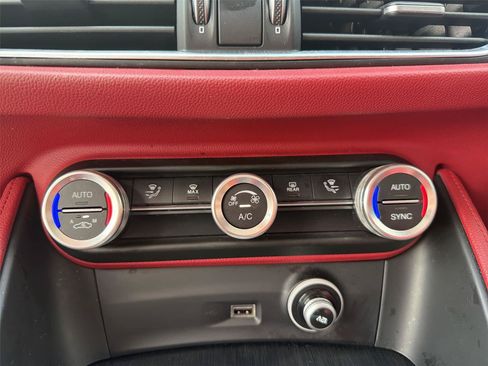 Used 2019 Alfa Romeo Stelvio w/ Nero Edizione RWD image 18