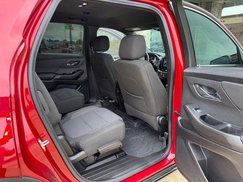 Used 2023 Chevrolet Traverse LT FWD image 15